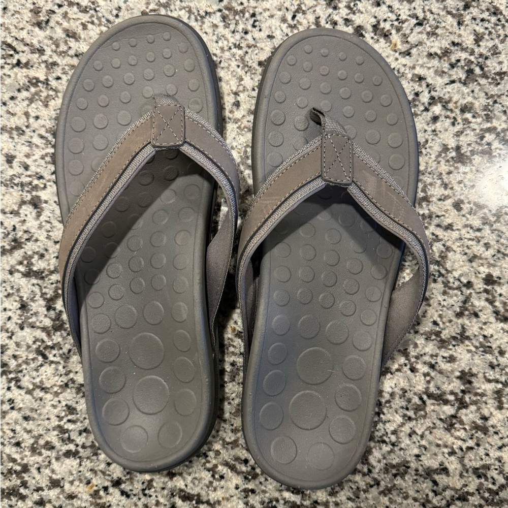 Vionic “TIDE” Sandals. Size 11. NWOT